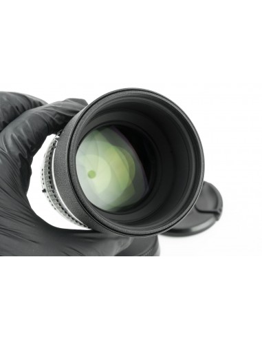 Nikon AF DC Nikkor 105mm 1:2 D DEFOCUS