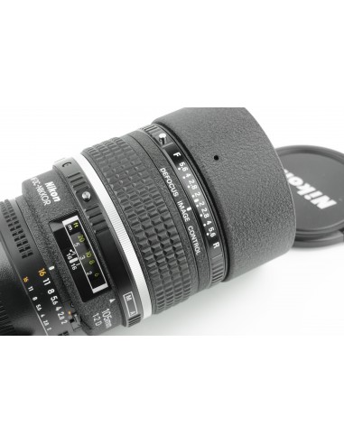 Nikon AF DC Nikkor 105mm 1:2 D