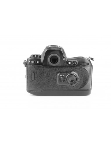 Nikon F100
