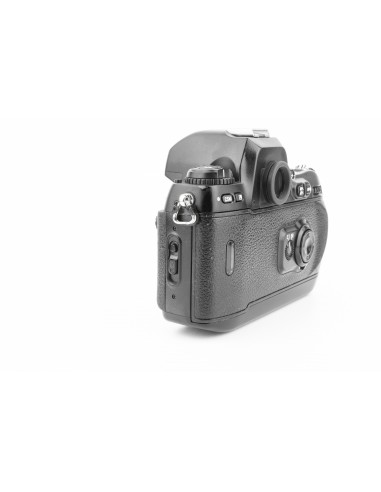 Nikon F100