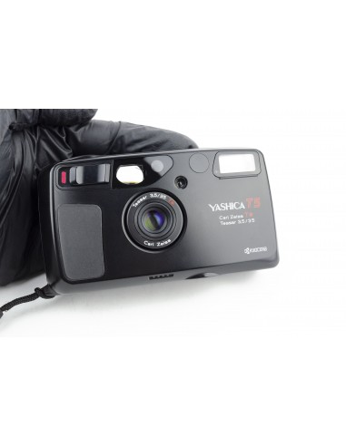 Yashica T5