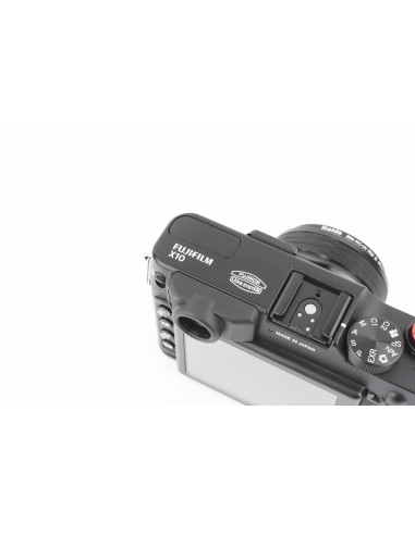 Fujifilm X10