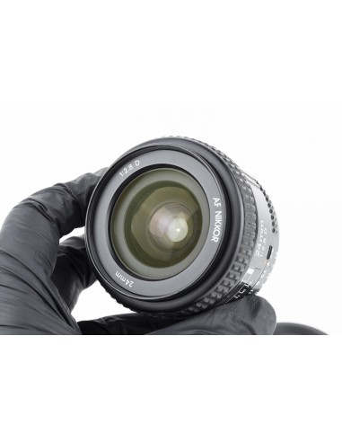 Nikon AF Nikkor 24mm 1:2.8 D