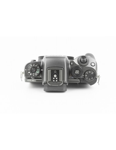 Canon EOS M5