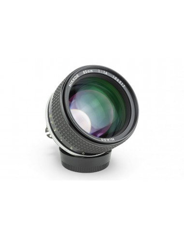 Nikon Ai-s Nikkor 85mm 1:1.4