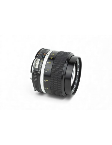 Nikon Ai-s Nikkor 85mm 1:2
