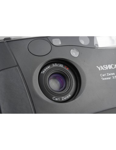 Yashica T4