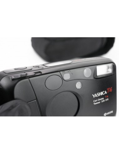 Yashica T4