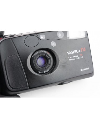 Yashica T4
