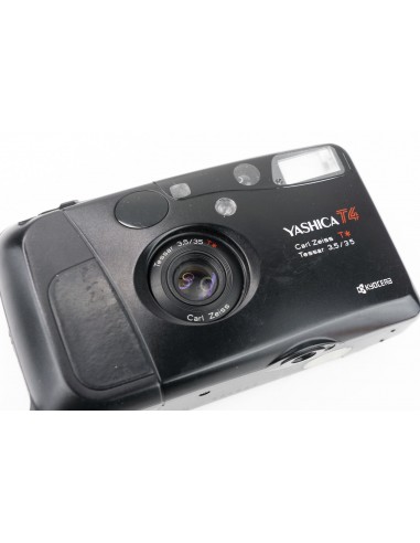 Yashica T4