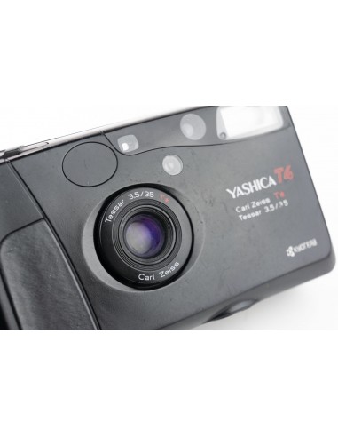 Yashica T4