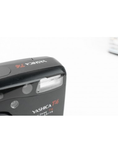 Yashica T4