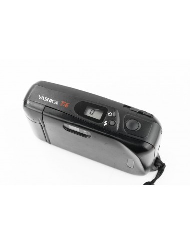 Yashica T4